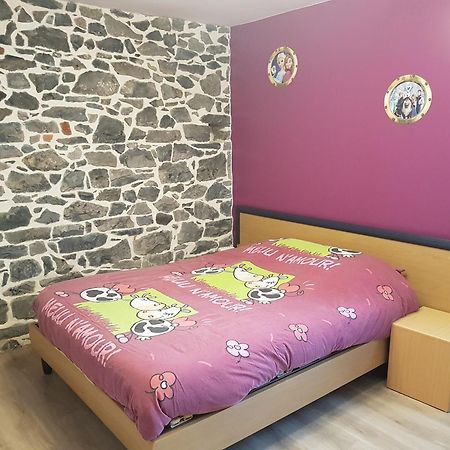 Chambre Rose A La Campagne Bachant Luaran gambar